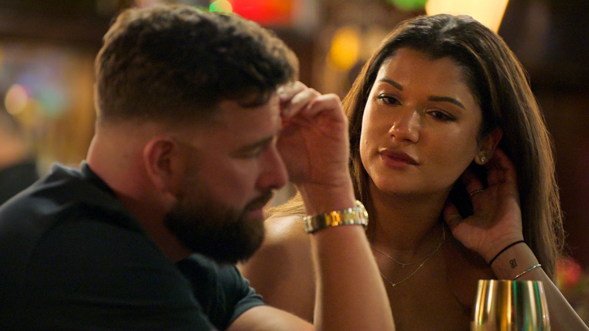 Rob Feeley, Diana Perrone in Love Is Blind&nbsp;Season 11 Episodes 9-11